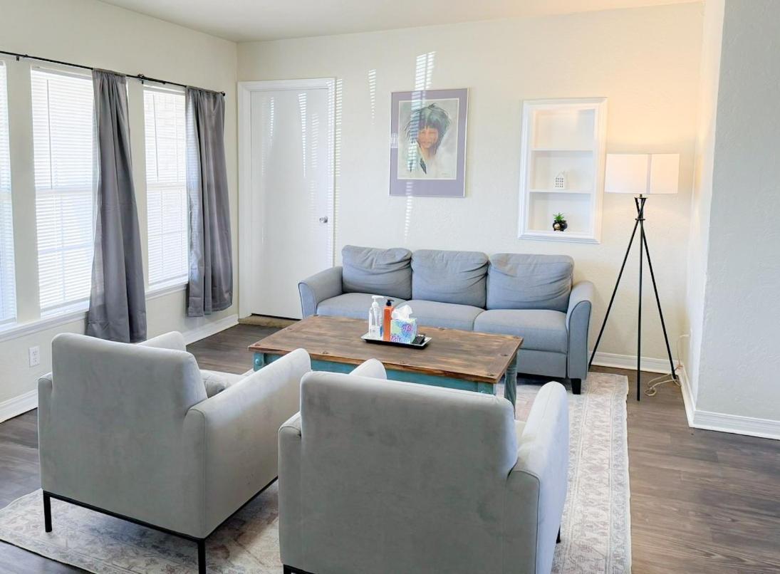 Ferienhaus 2br Family Getaway With Wifi Smart Tv #ta Oklahoma Stadt